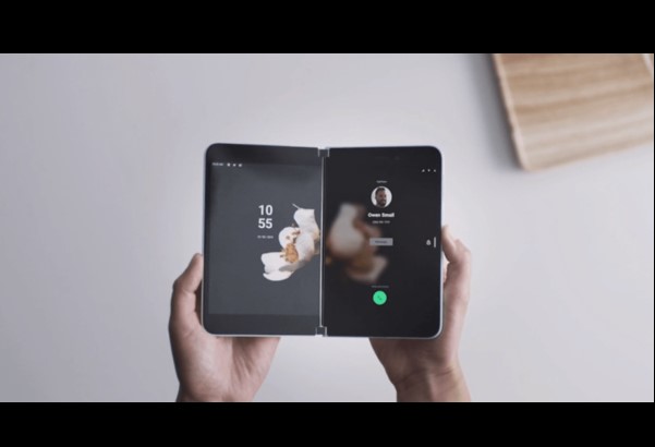 microsoft-dan-ikiekranli-surface-duo-android-smartfon-foto